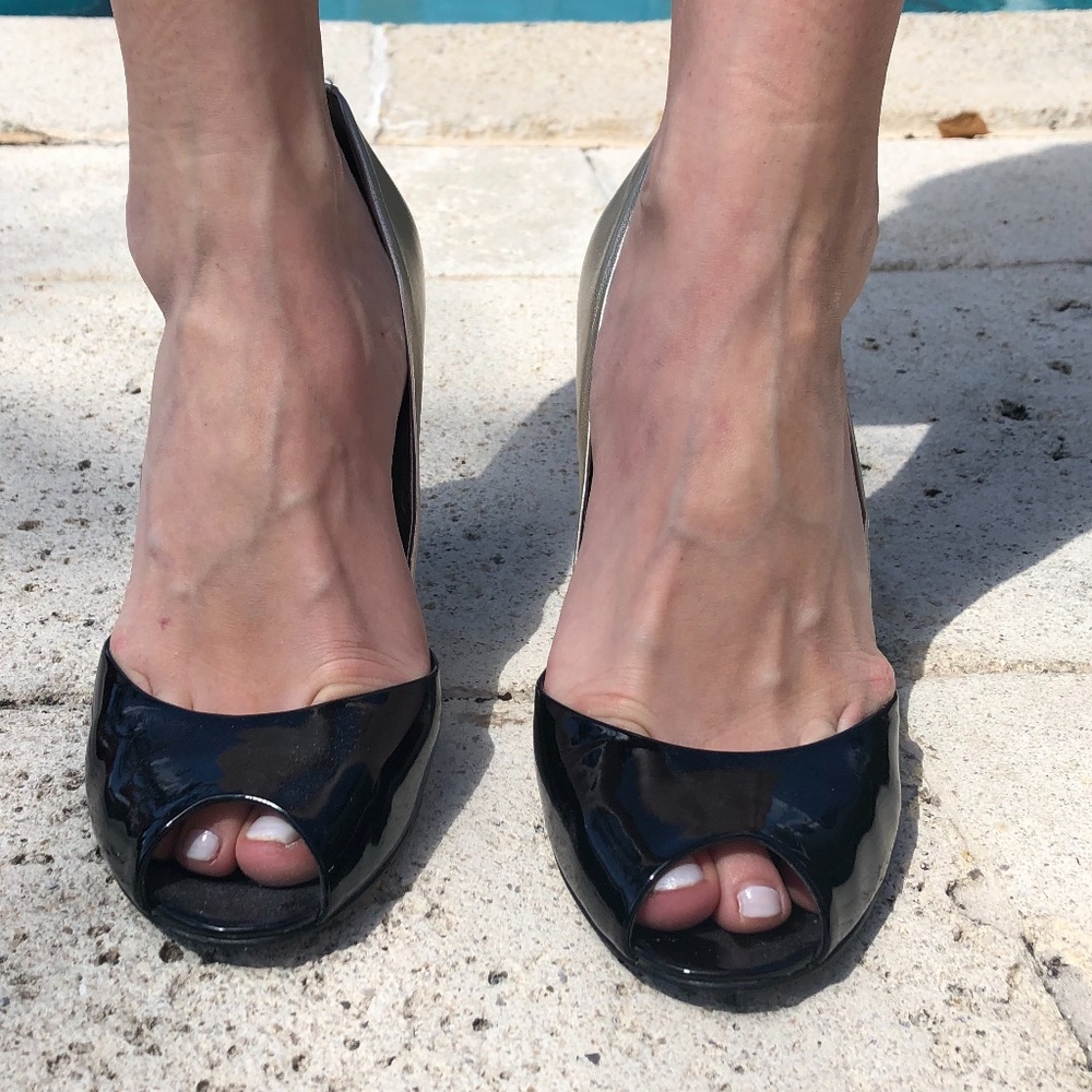 Black and gold pumps